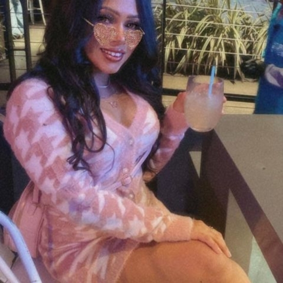 Meet your Posher, Kris - Picture 1 of 1